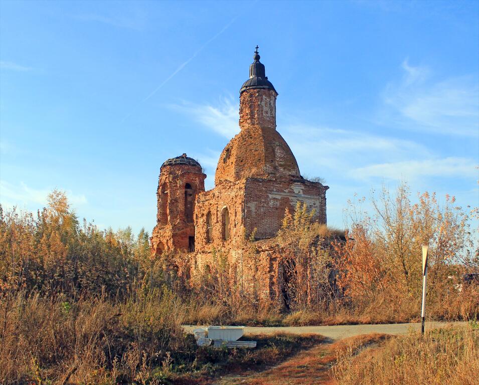 Церковь Успения Пресвятой Богородицы, Калинино (Пензенский район и ЗАТО Заречный, Пензенская область). общий вид в ландшафте