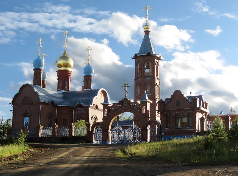 Церковь Покрова Пресвятой Богородицы, Кодинск (Кежемский район, Красноярский край). общий вид в ландшафте