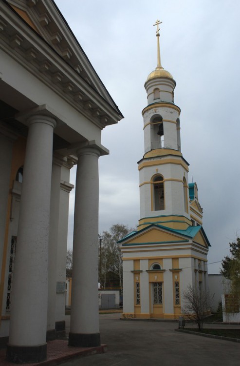 Церковь Рождества Христова, Волжский (Большая Царевщина) (Красноярский район, Самарская область). фасады, Северный портик храма и колокольня