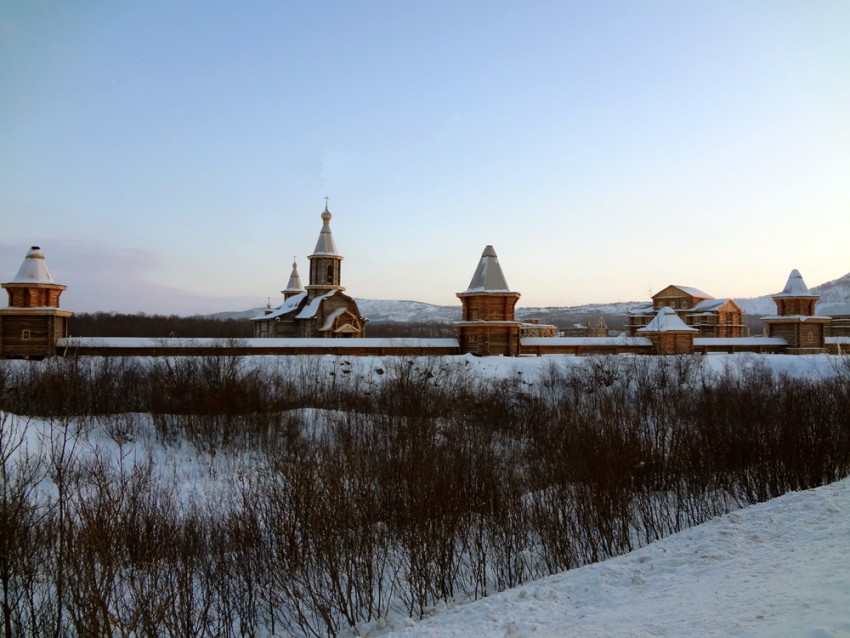 Луостари. Трифонов Печенгский монастырь в Луостари. общий вид в ландшафте