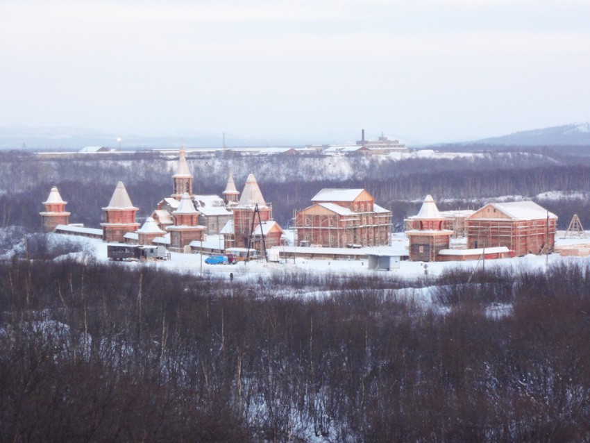 Луостари. Трифонов Печенгский монастырь в Луостари. общий вид в ландшафте, Панорама монастыря