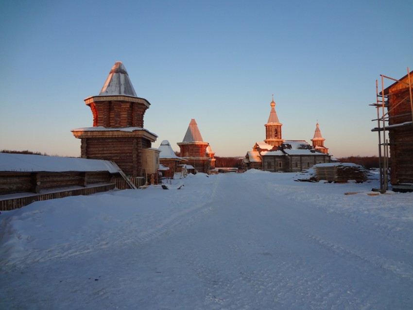 Луостари. Трифонов Печенгский монастырь в Луостари. фасады