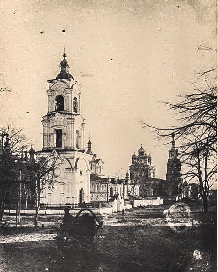Дмитриевский собор и Милостиво-Богородицкий монастырь. Начало XX в., архивная фотография. Милостиво-Богородицкий женский монастырь. Церковь иконы Божией Матери "Неопалимая Купина", Кадом (Кадомский район, Рязанская область)