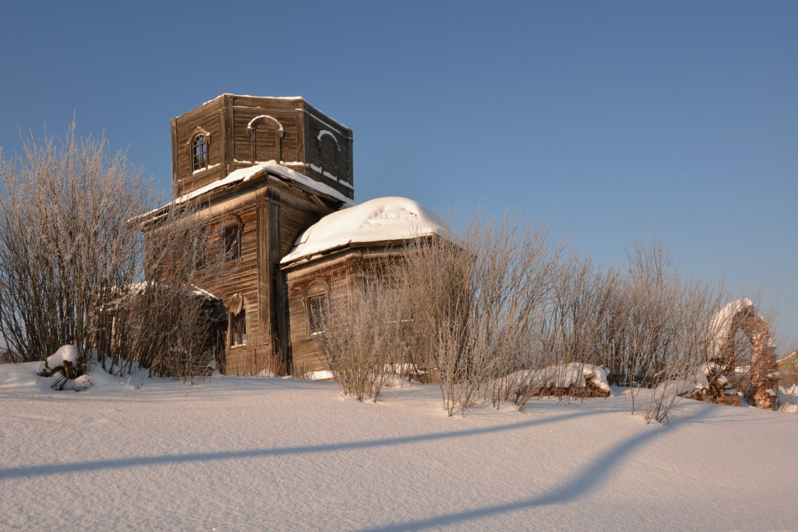 Церковь Покрова Пресвятой Богородицы, Лався (Касимовский район и г. Касимов, Рязанская область). фасады, Общий вид с юго-востока