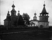 Храмовый комплекс. Церкви Успения Пресвятой Богородицы и Николая Чудотворца, Фото 1935 г. из фондов РЭМ. (ГК № 54303719)<br>, Сумский Посад, Беломорский район, Республика Карелия