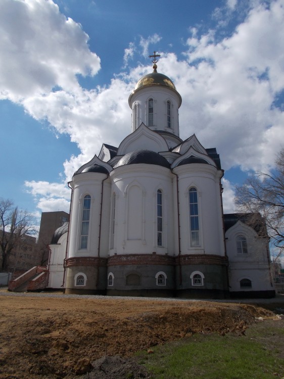 Саратов. Церковь Петра и Павла. фасады