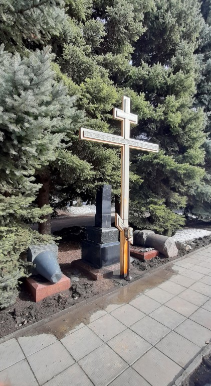Спасо-Преображенский мужской монастырь, Саратов (Саратов, город, Саратовская область). дополнительная информация, Остатки монастырского некрополя.