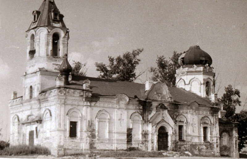 Церковь Троицы Живоначальной, Кособродка (Троицкий район и г. Троицк, Челябинская область). архивная фотография, Вид с юго-западной стороны. Фото 1974 г. из приходского архива