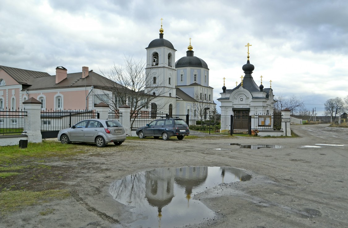 Васютино. Часовня Георгия Победоносца. общий вид в ландшафте