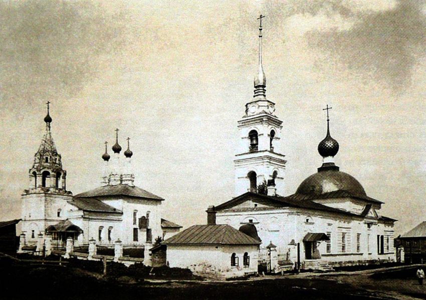 Церковь Покрова Пресвятой Богородицы (Владимирского прихода), Ярославль (Ярославль, город, Ярославская область). архивная фотография, Тёплая (на первом плане) и холодная церкви Владимирского прихода в конце XIX века. http://www.etoretro.ru/pic16956.htm