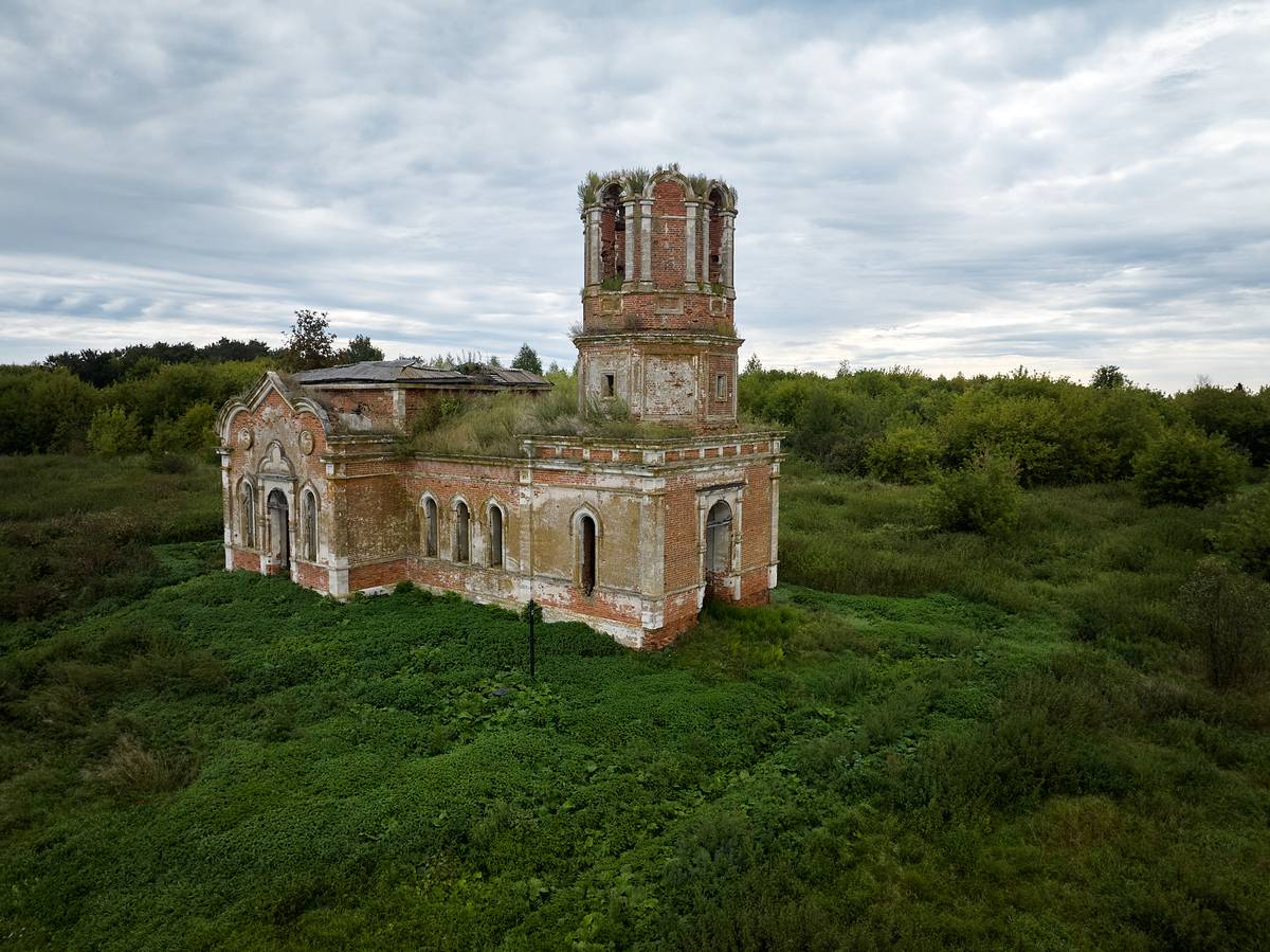 общий вид в ландшафте. Церковь Николая Чудотворца, Гремячево (Чучковский район, Рязанская область)