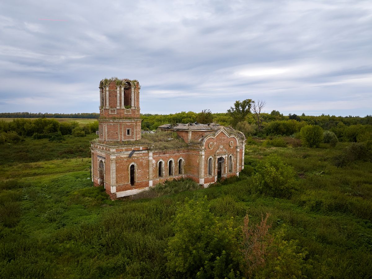 общий вид в ландшафте. Церковь Николая Чудотворца, Гремячево (Чучковский район, Рязанская область)