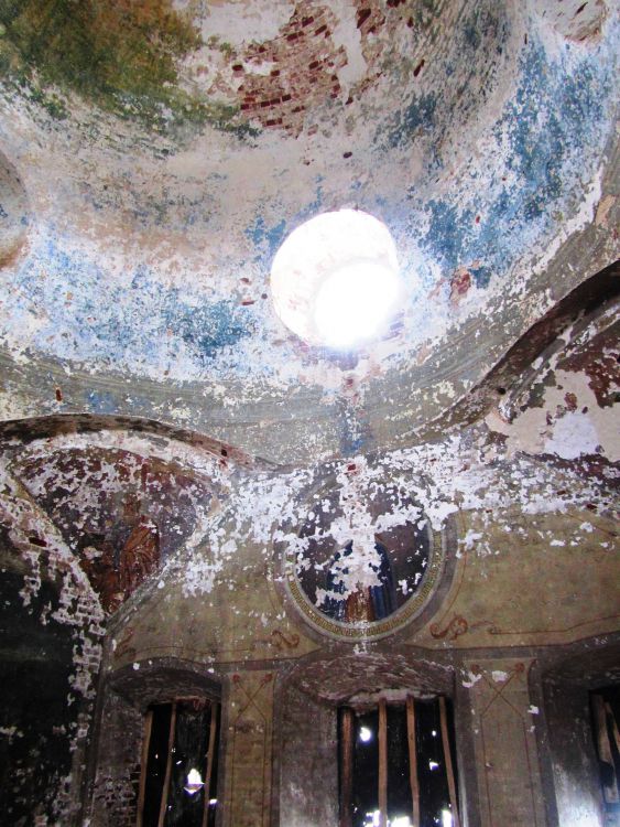 Церковь Николая Чудотворца, Демидово (Шацкий район, Рязанская область). интерьер и убранство, фрагмент южной стены и свода, паруса и остатки росписи южной стены