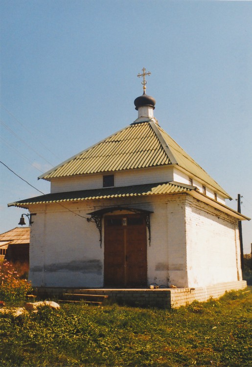 Красный Холм. Церковь Михаила Архангела. общий вид в ландшафте