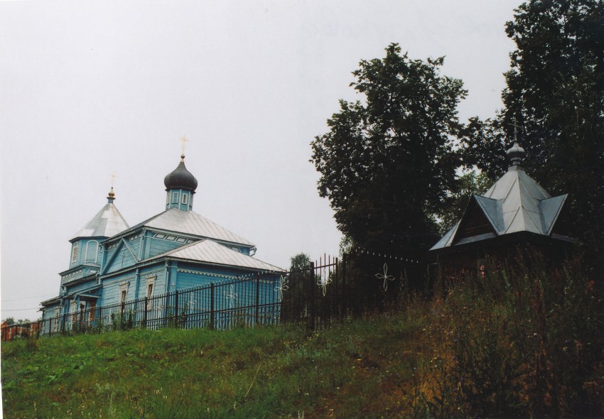 Польное Ялтуново. Церковь Троицы Живоначальной. фасады