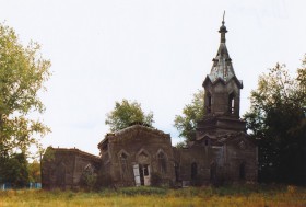 Шарик. Церковь Троицы Живоначальной