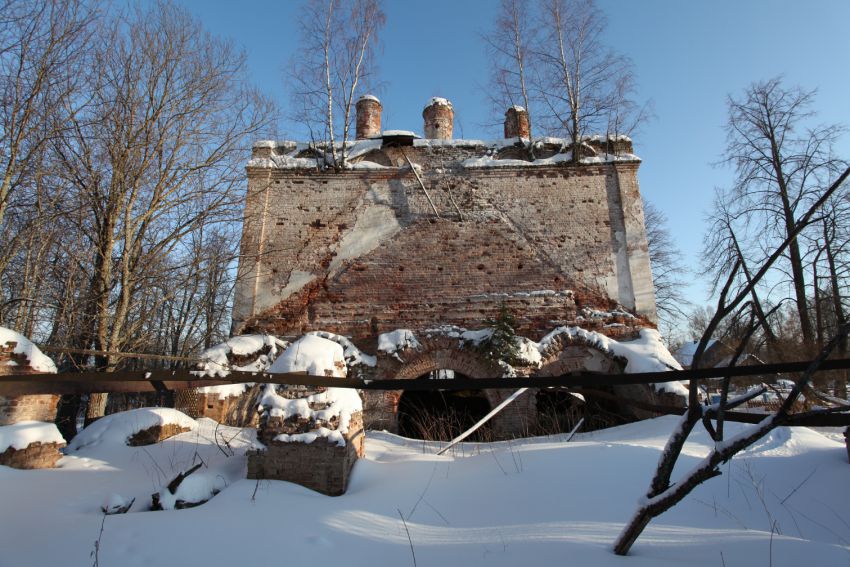 Церковь Николая Чудотворца, Спас-Ухра (Спасское на Ухре) (Рыбинский район, Ярославская область). фасады