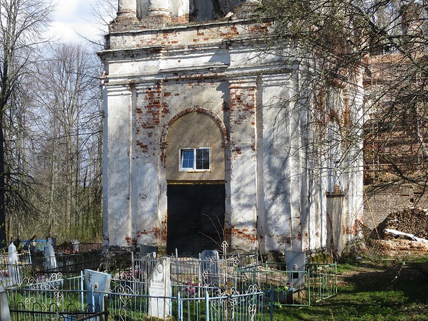 Церковь Николая Чудотворца, Спас-Ухра (Спасское на Ухре) (Рыбинский район, Ярославская область). архитектурные детали, Нижний ярус колокольни церкви Николая Чудотворца.