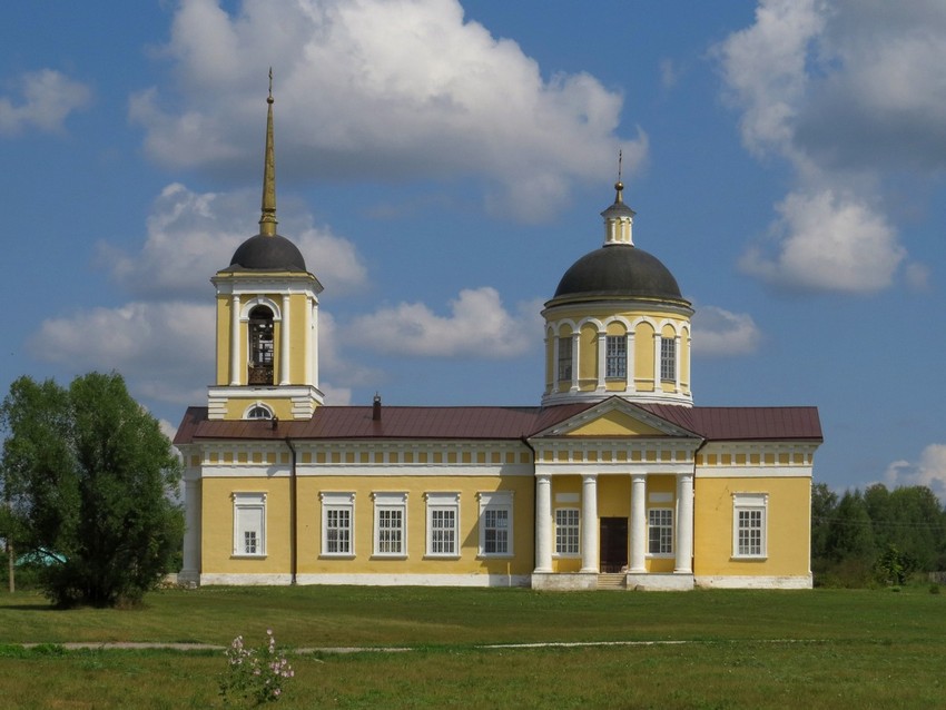 Шаморга. Покровский женский монастырь. Церковь Богоявления Господня. фасады