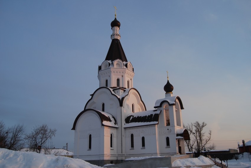 Орехово-Зуево. Церковь Новомучеников и исповедников Орехово-Зуевских. общий вид в ландшафте, Вид с северо-запада