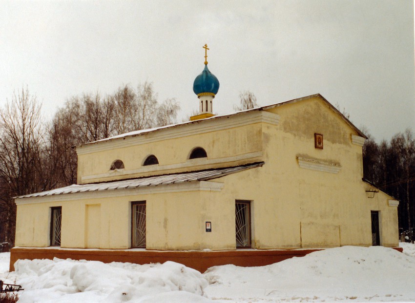 Часовня Иоанна Предтечи на Новогражданском кладбище, Рязань (Рязань, город, Рязанская область). общий вид в ландшафте