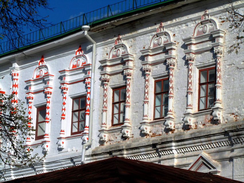 Церковь Усекновения главы Иоанна Предтечи при Архиерейском доме, Рязань (Рязань, город, Рязанская область). архитектурные детали, наличники, северо-западный фасад