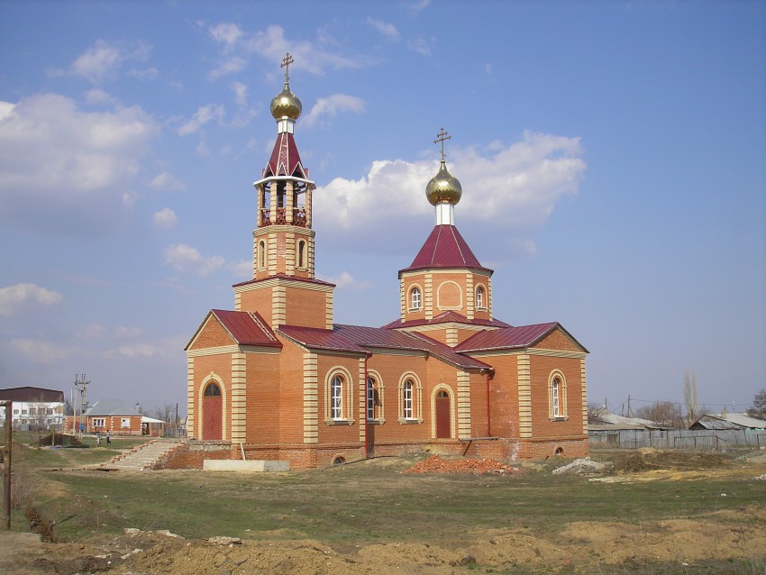 Дубки. Церковь Царственных страстотерпцев. фасады