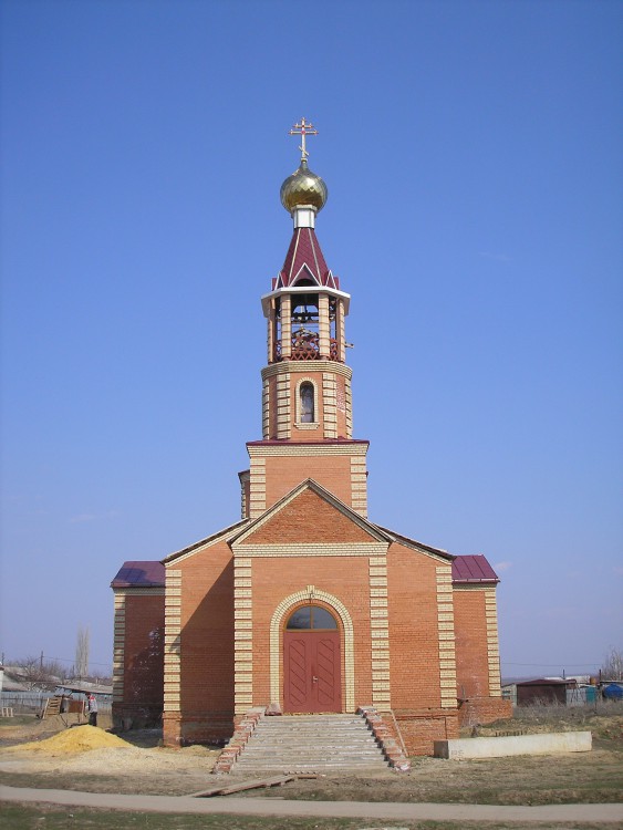 Церковь Царственных страстотерпцев, Дубки (Саратовский район, Саратовская область). фасады