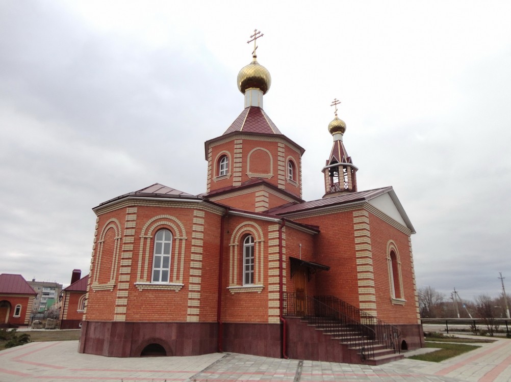 Церковь Царственных страстотерпцев, Дубки (Саратовский район, Саратовская область). фасады
