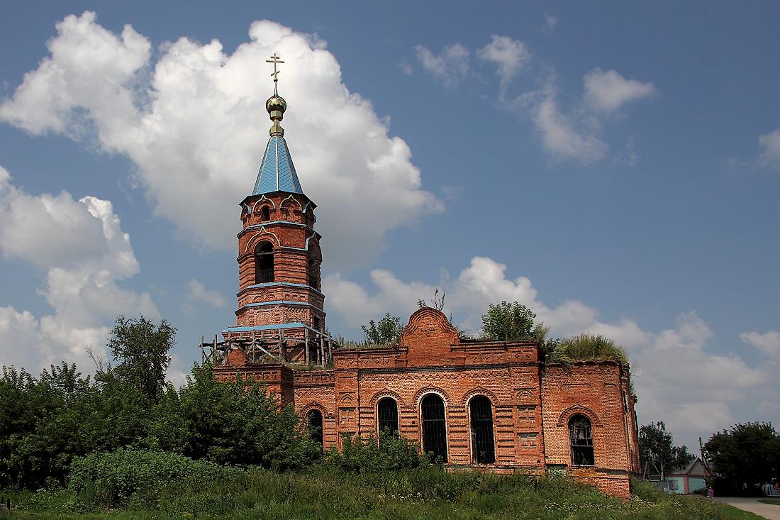 общий вид в ландшафте. Церковь Успения Пресвятой Богородицы, Поим (Белинский район, Пензенская область)