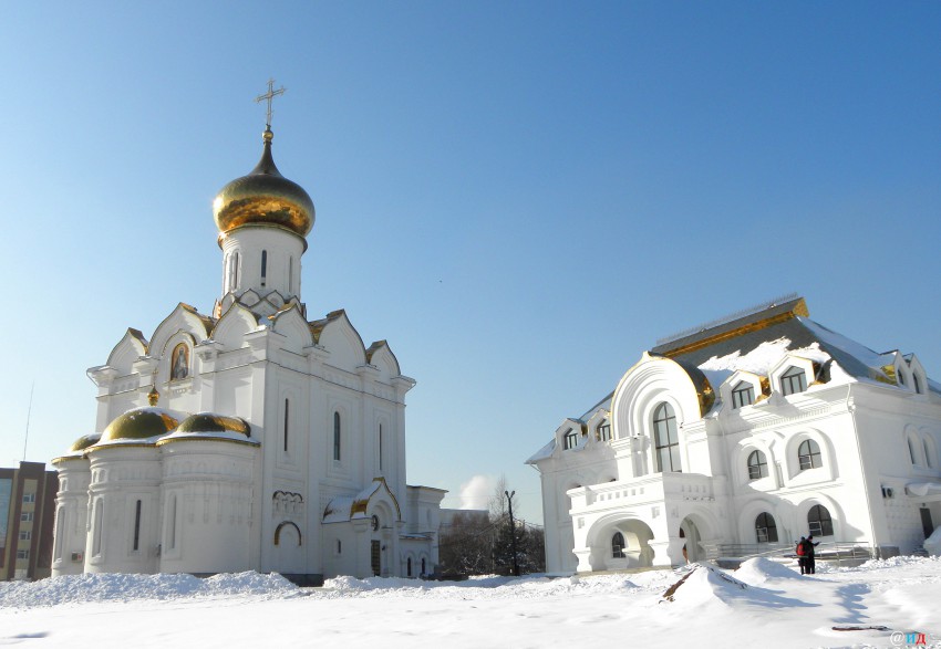 Церковь Елисаветы Феодоровны, Хабаровск (Хабаровск, город, Хабаровский край). общий вид в ландшафте, Храм Святой преподобномученицы Великой Княгини Елисоветы расположен на территории железнодорожной больницы Хабаровска.