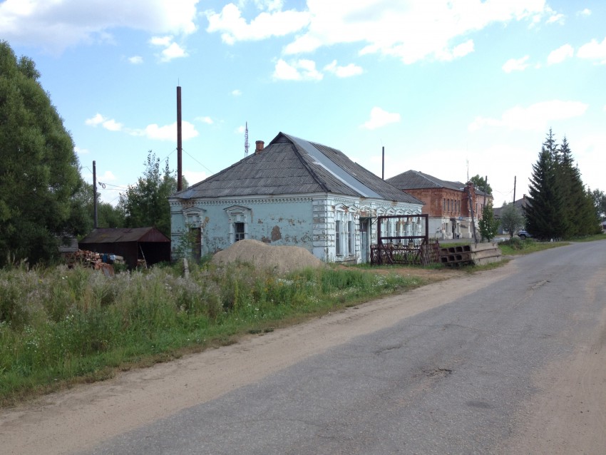 Износки. Церковь Николая Чудотворца. общий вид в ландшафте