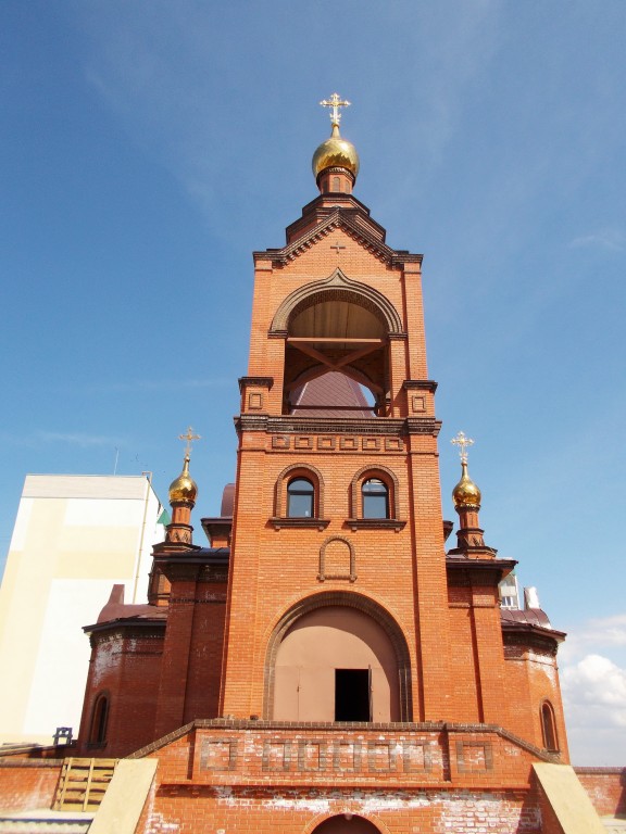 Саратов. Церковь Сергия Радонежского в Юбилейном. фасады