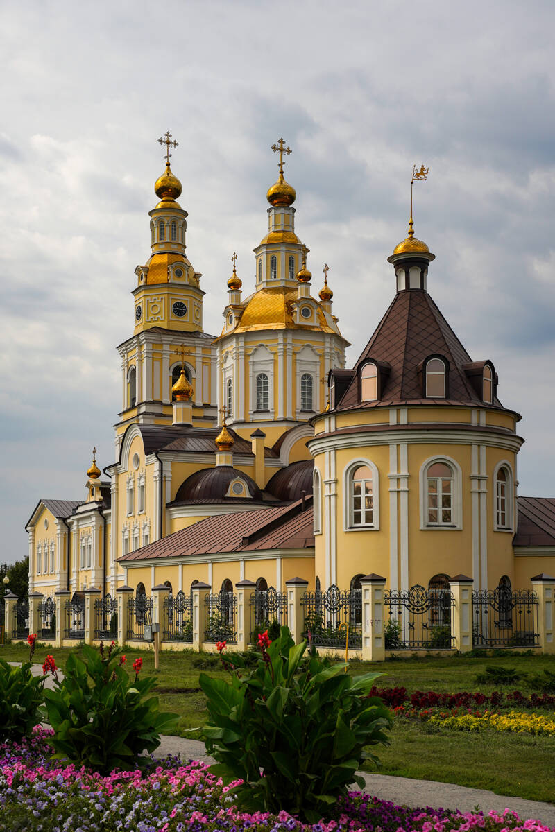 Вознесения Господня (новый), кафедральный собор, Ульяновск (Ульяновск, город, Ульяновская область). общий вид в ландшафте