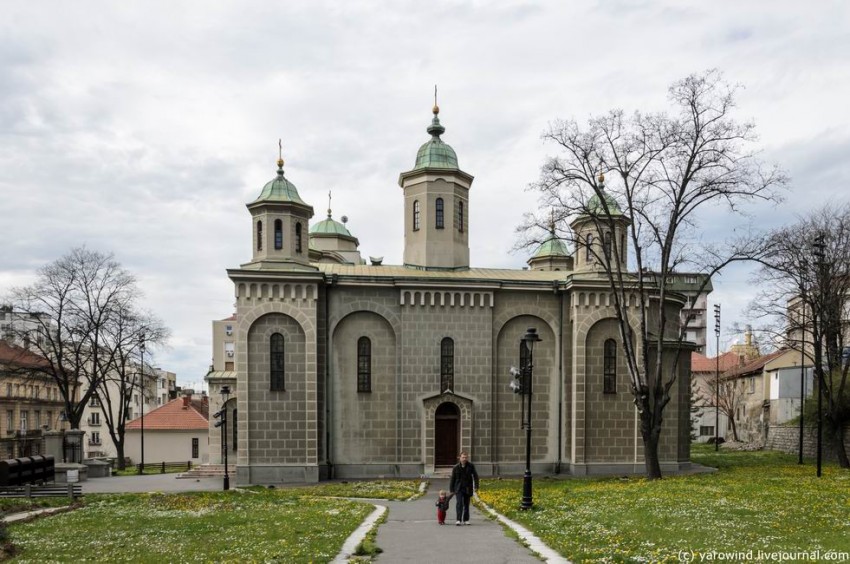 Белград. Церковь Вознесения Господня. общий вид в ландшафте