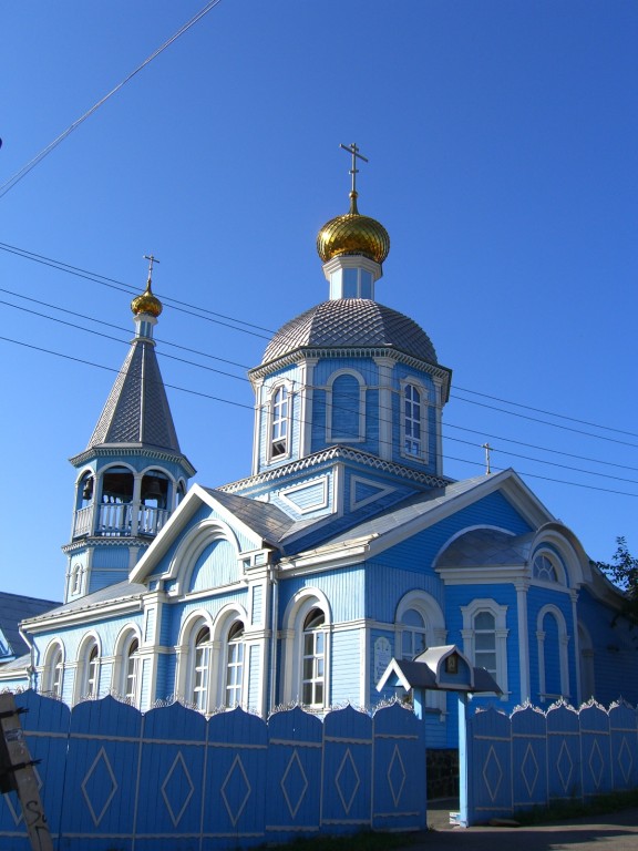 Братск. Церковь Успения Пресвятой Богородицы. фасады