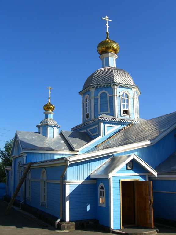 Братск. Церковь Успения Пресвятой Богородицы. фасады