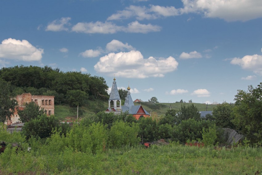 Норовка. Нижнеломовский Казанско-Богородицкий мужской монастырь. Церковь Казанской иконы Божией Матери. общий вид в ландшафте