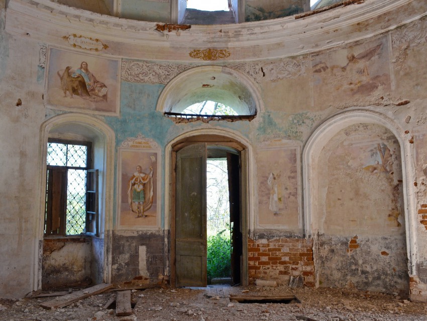 Церковь Смоленской иконы Божией Матери, Кочемли (Кашинский городской округ, Тверская область). интерьер и убранство, Южная сторона основного объема