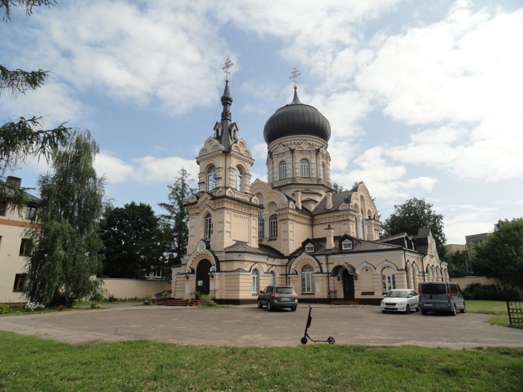 Вильнюс. Виленский Марие-Магдалининский женский монастырь. Церковь Александра Невского. фасады