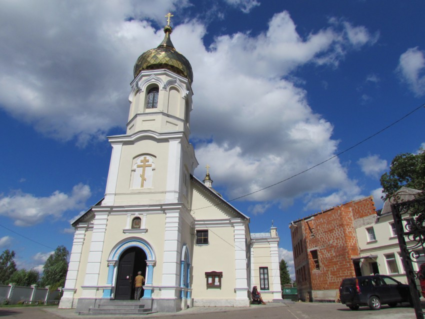 Вильнюс. Моленная Покрова Пресвятой Богородицы. общий вид в ландшафте