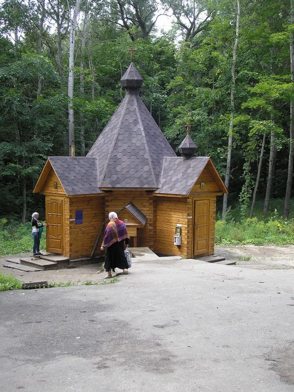 Сканов пещерный монастырь. Часовня-купальня у источника Антония и Феодосия Печерских, Сканово (Наровчатский район, Пензенская область). фасады