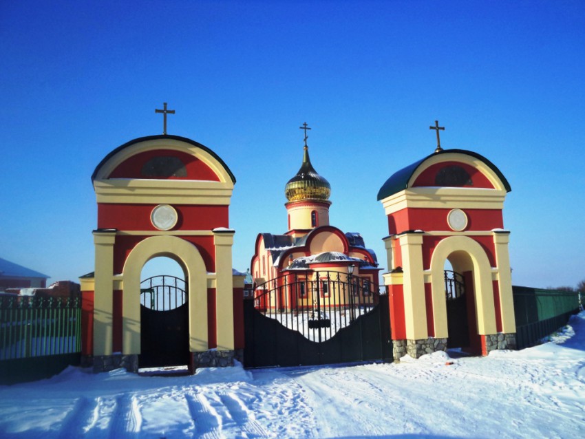 Петропавловский монастырь, Петропавловка (Хабаровский район, Хабаровский край). дополнительная информация, Главный вход в монастырь