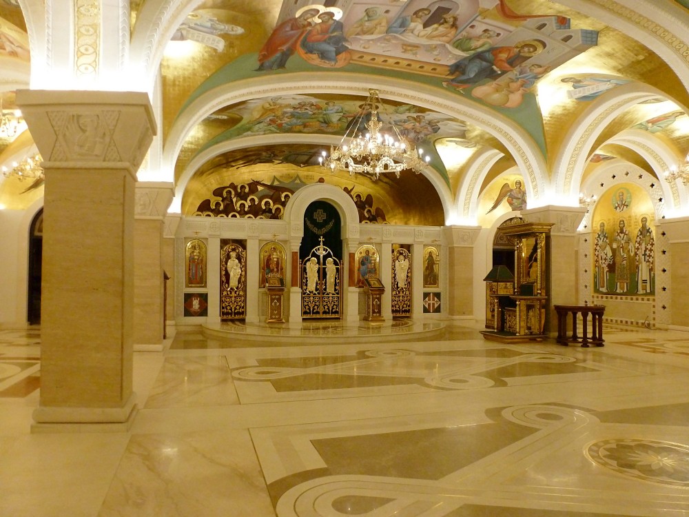 Собор Саввы Сербского, Белград (Белград, округ, Сербия). интерьер и убранство, Нижний храм.