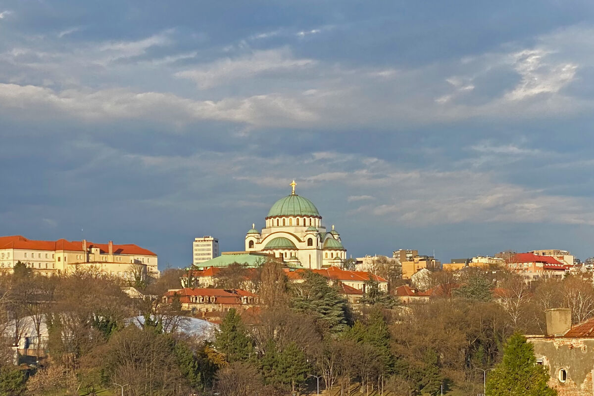 Собор Саввы Сербского, Белград (Белград, округ, Сербия). дополнительная информация, Вид с ул. Драгана Манцева