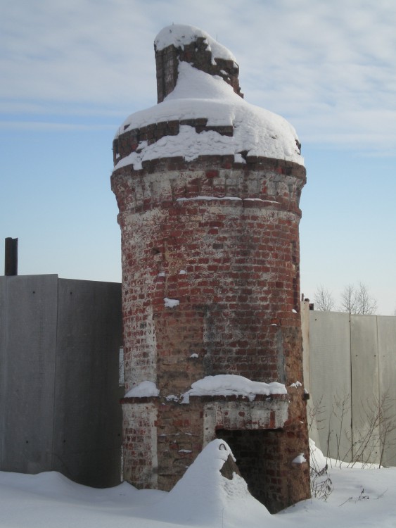 Короцкий Тихонов монастырь, Короцко (Валдайский район, Новгородская область). архитектурные детали, Угловые(а может и стоящие через определенное расстояние) башни ограды монастыря.