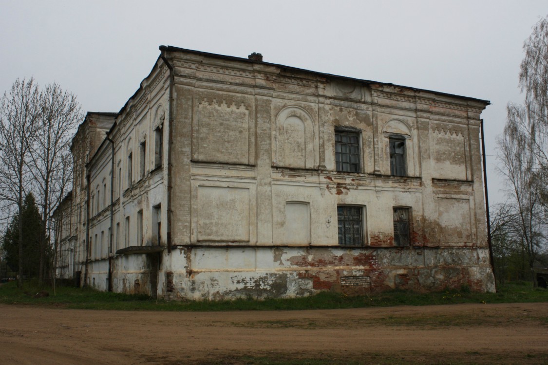Короцкий Тихонов монастырь, Короцко (Валдайский район, Новгородская область). фасады