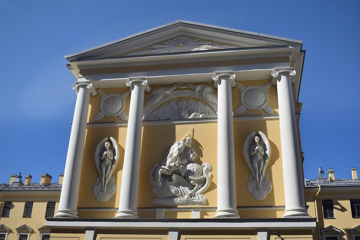 Памятник павшим в мировую войну. 1917, ск. И.В.Крестовский, архитектурные детали. Домовая церковь Сошествия Святого Духа при бывшем Николаевском кавалерийском училище, Адмиралтейский район (Санкт-Петербург, г. Санкт-Петербург)