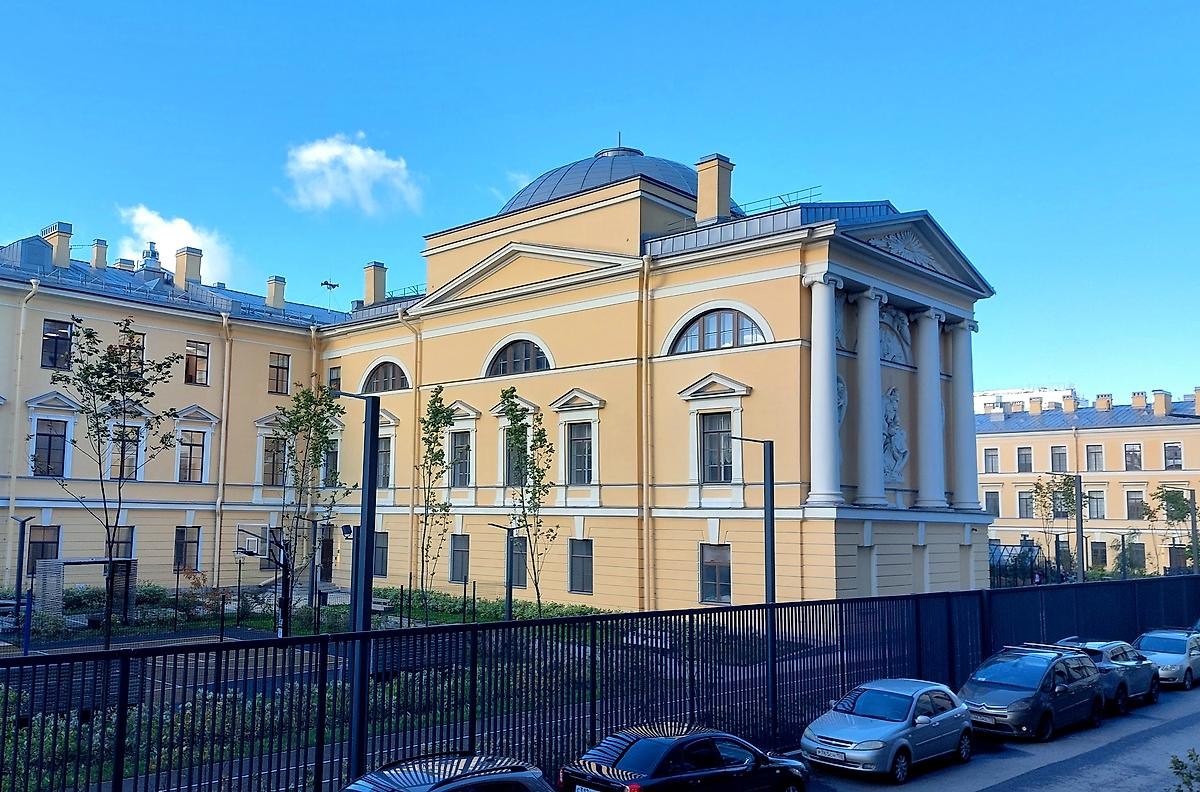 фасады. Домовая церковь Сошествия Святого Духа при бывшем Николаевском кавалерийском училище, Адмиралтейский район (Санкт-Петербург, г. Санкт-Петербург)