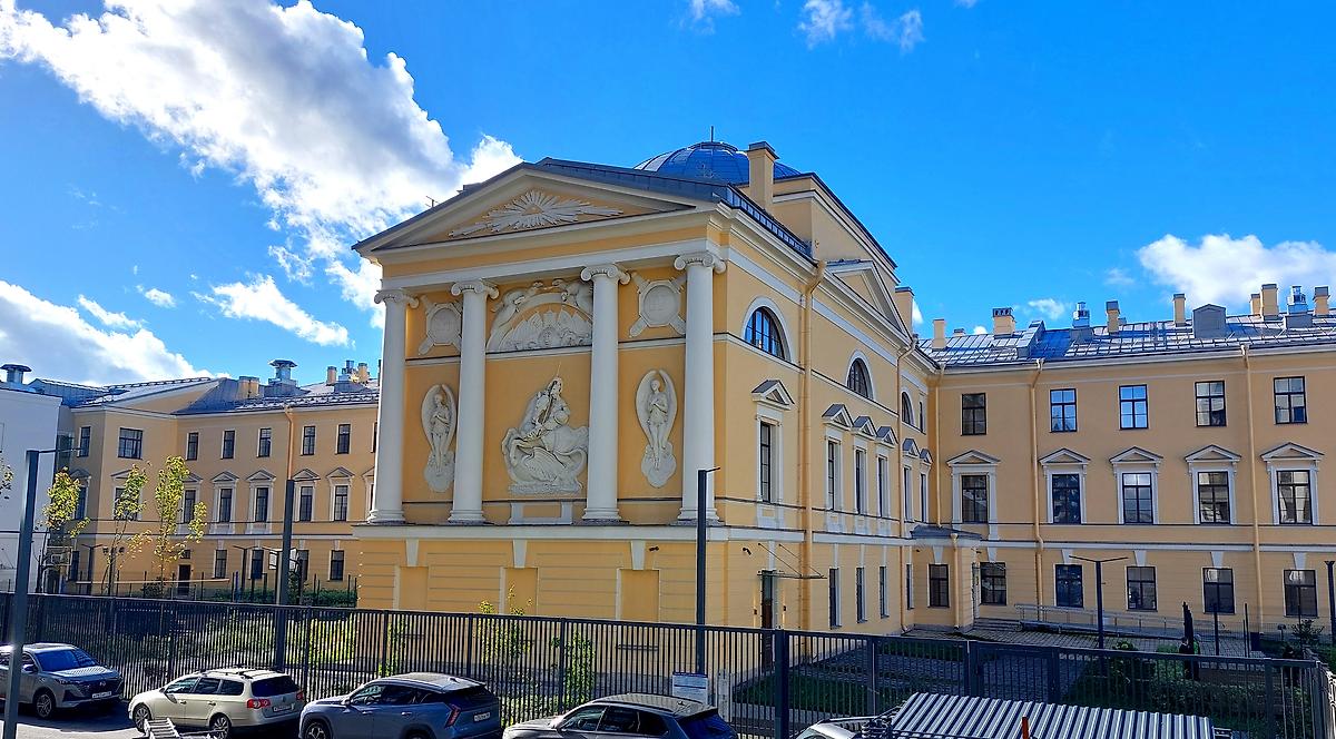 фасады. Домовая церковь Сошествия Святого Духа при бывшем Николаевском кавалерийском училище, Адмиралтейский район (Санкт-Петербург, г. Санкт-Петербург)